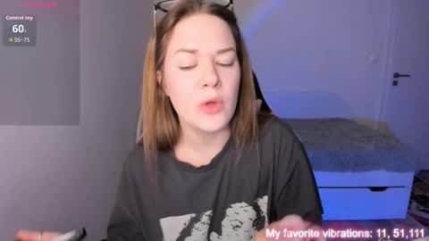 Snapshot of ami_amour_ chatting on January 2026 04:31:02 PM Hi-hi I am Kate welcome to my sexy room online show from January 2026 04:31:02 PM