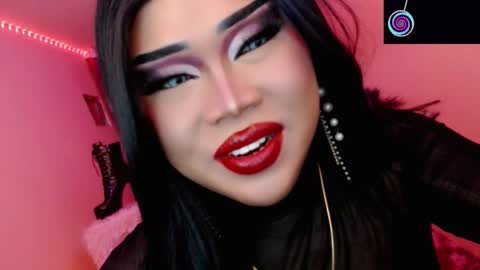 Queen Mireska online show from November 2025 04:28:01 PM