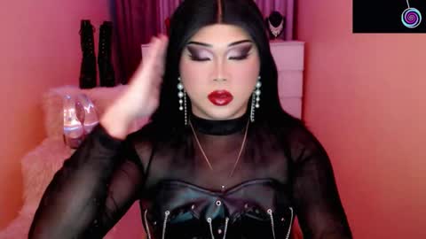 Snapshot of amiadoll chatting on February 2026 05:41:01 PM Queen Mireska online show from February 2026 05:41:01 PM