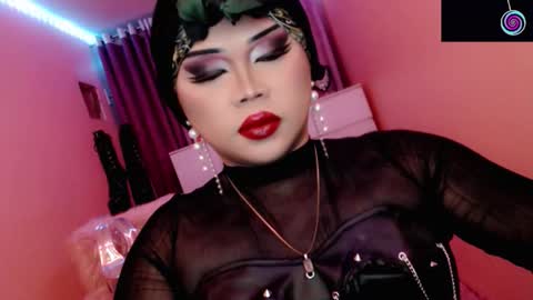 Snapshot of amiadoll chatting on February 2026 05:38:01 PM Queen Mireska online show from February 2026 05:38:01 PM