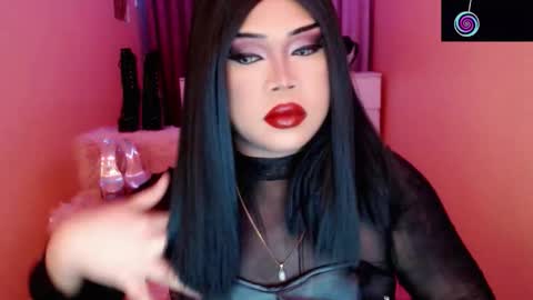 Snapshot of amiadoll chatting on February 2026 05:38:01 PM Queen Mireska online show from February 2026 05:38:01 PM