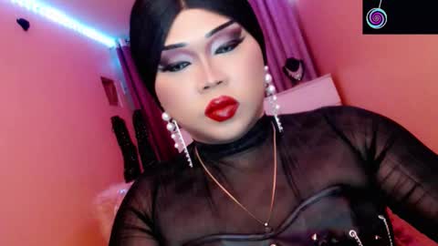 Snapshot of amiadoll chatting on February 2026 05:06:02 PM Queen Mireska online show from February 2026 05:06:02 PM