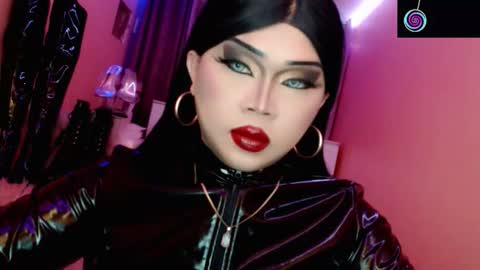 Queen Mireska online show from March 2026 04:11:02 PM