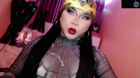 Queen Mireska online show from April 2026 05:04:02 PM