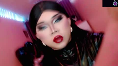 Snapshot of amiadoll chatting on April 2026 06:16:02 PM Queen Mireska online show from April 2026 06:16:02 PM