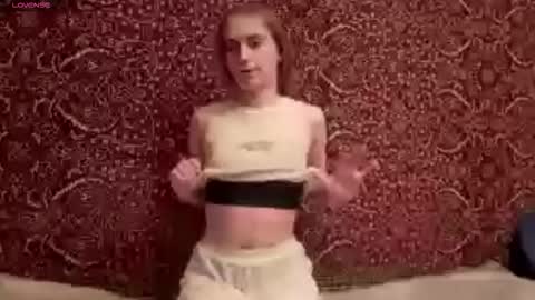 Iveta online show from November 2025 05:01:02 PM