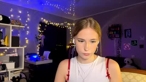 Amily online show from April 2026 02:43:01 PM