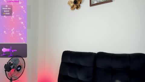 amira_princesswc online show from November 2025 06:56:02 PM