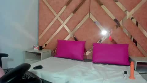 Snapshot of amira_xx2 chatting on July 2026 07:32:01 PM amira xx2 online show from July 2026 07:32:01 PM
