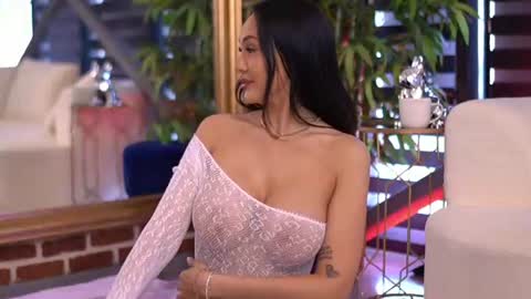Snapshot of amiraaluxe chatting on July 2026 06:10:01 AM Amira online show from July 2026 06:10:01 AM