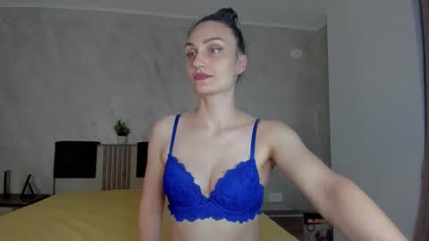 Snapshot of amiraanne chatting on May 2026 06:38:01 PM AmiraAnne online show from May 2026 06:38:01 PM