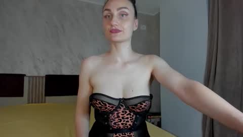 Snapshot of amiraanne chatting on June 2026 06:52:01 PM AmiraAnne online show from June 2026 06:52:01 PM