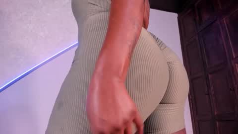  AMIRAH  online show from November 2025 11:29:01 PM