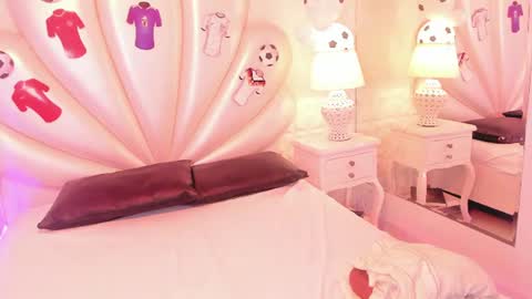 amirajones online show from July 2026 02:04:01 AM