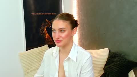 Amira online show from May 2026 04:32:02 AM