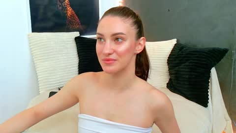 Snapshot of ammirra_a chatting on June 2026 04:19:01 AM Amira online show from June 2026 04:19:01 AM