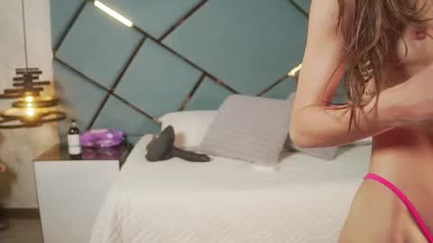 ammy durand online show from November 2025 07:01:02 PM