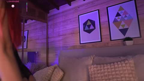 Ammy Scott  online show from November 2025 07:15:01 PM