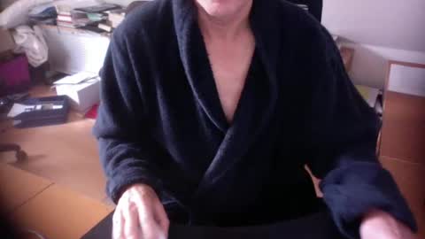 Amor2200 online show from September 2025 07:43:01 AM