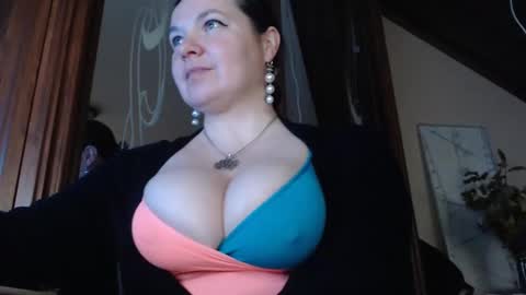 amorelara online show from December 2024 08:55:02 AM