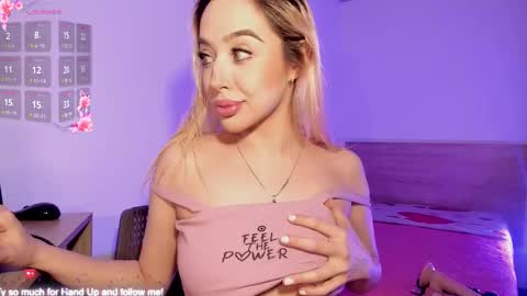 Amorkiss online show from September 2025 03:40:02 AM