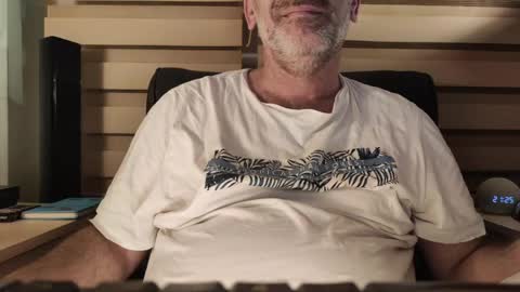 AmorLin online show from April 2026 06:25:02 PM