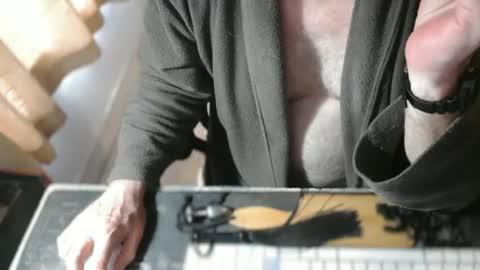 Snapshot of amslave4f chatting on June 2026 07:02:01 AM amslave4f online show from June 2026 07:02:01 AM