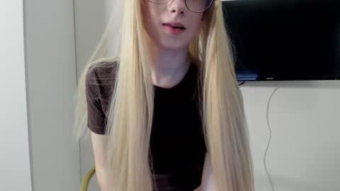 Snapshot of amy1_1 chatting on September 2025 03:10:01 AM amy1_1 online show from September 2025 03:10:01 AM