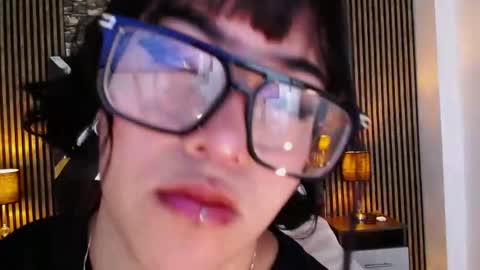 Amy online show from April 2026 01:01:02 PM