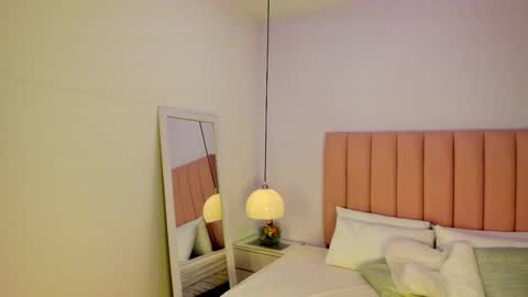 Aleja   online show from November 2025 02:43:02 AM