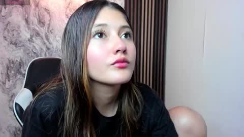 Snapshot of amy_innocent_ chatting on October 2025 08:35:01 PM Amy online show from October 2025 08:35:01 PM