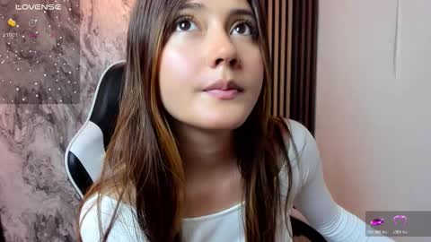 Snapshot of amy_innocent_ chatting on November 2025 07:35:02 PM Amy online show from November 2025 07:35:02 PM