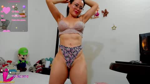 Amy online show from February 2025 07:18:02 PM