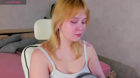 Amy online show from December 2025 12:09:02 AM