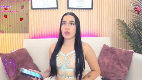 Snapshot of amy_leah_ chatting on October 2025 07:03:01 PM amy_leah_ online show from October 2025 07:03:01 PM