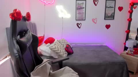 Amy sophia 3 online show from February 2025 02:00:02 PM