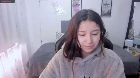 Amy sophia 3 online show from October 2025 01:11:01 PM