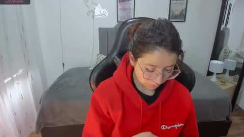 Amy sophia 3 online show from November 2025 01:34:02 PM