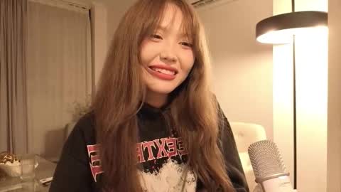 girl next door named Amy online show from December 2025 05:32:01 PM