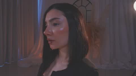 Amy Armstrong online show from November 2025 08:18:01 PM