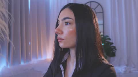 Amy Armstrong online show from November 2025 02:39:01 PM