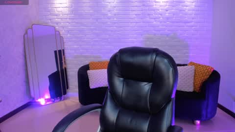 Amy  online show from December 2024 07:35:01 PM