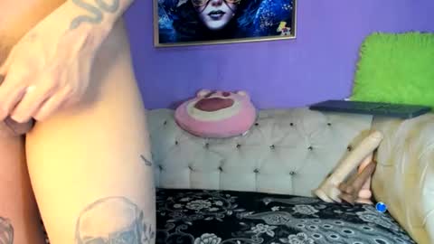 Amy Kamila online show from December 2025 02:49:01 AM