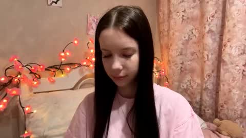 Milou online show from November 2025 01:53:02 PM