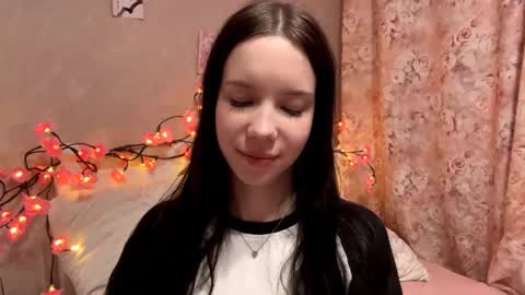 Milou online show from November 2025 03:00:01 PM