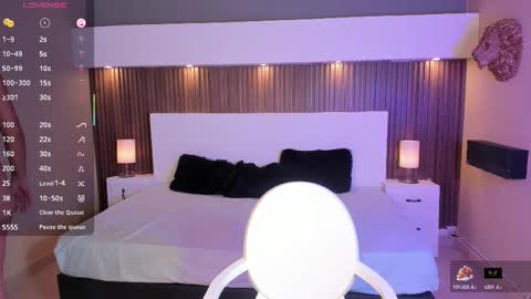 amyjohnsonn online show from September 2025 11:43:01 AM