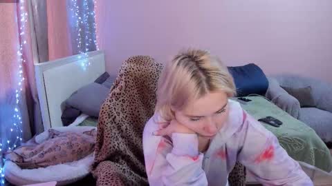 Snapshot of amymilson chatting on February 2026 11:04:01 AM amymilson online show from February 2026 11:04:01 AM