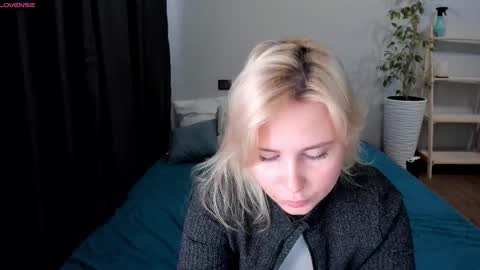 Snapshot of amymilson chatting on February 2026 12:03:01 PM amymilson online show from February 2026 12:03:01 PM
