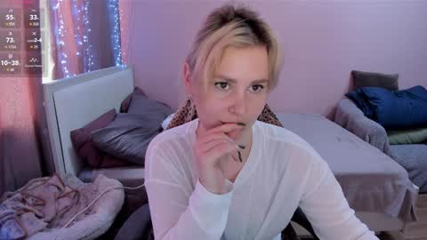 Snapshot of amymilson chatting on April 2026 09:07:01 AM amymilson online show from April 2026 09:07:01 AM