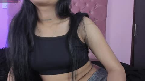 Amy ... Nice to meet u   thumb up me please its important online show from February 2025 08:09:02 PM